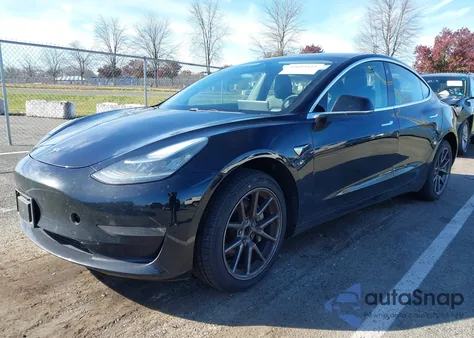 2018 Tesla Model 3 Long Range/Mid Range из США, поврежденный, VIN 5YJ3E1EA2JF034501